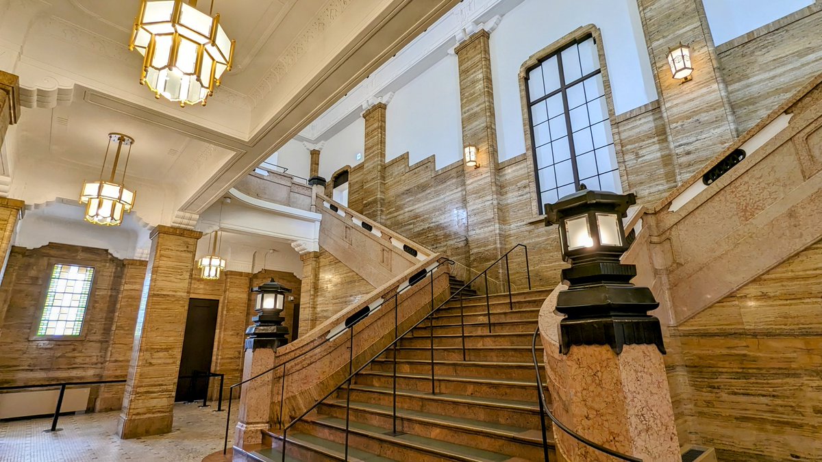 askaterrace's tweet image. 本当に美しい近代建築の階段
Final

#神戸女学院　#中之島図書館
#大阪府庁舎　#京セラ美術館