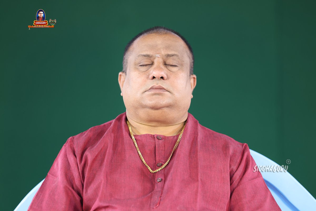 SiddhaguruRM's tweet photo. A Siddhaguru in deep trance is the embodiment of enlightenment and cosmic peace.
#DeepTrance #DivineMeditation #CosmicEnergy #SpiritualMaster #GuruGrace #EternalBliss #EnlightenedSoul #TranceState #InfiniteSilence https://t.co/4jlszm5G5h