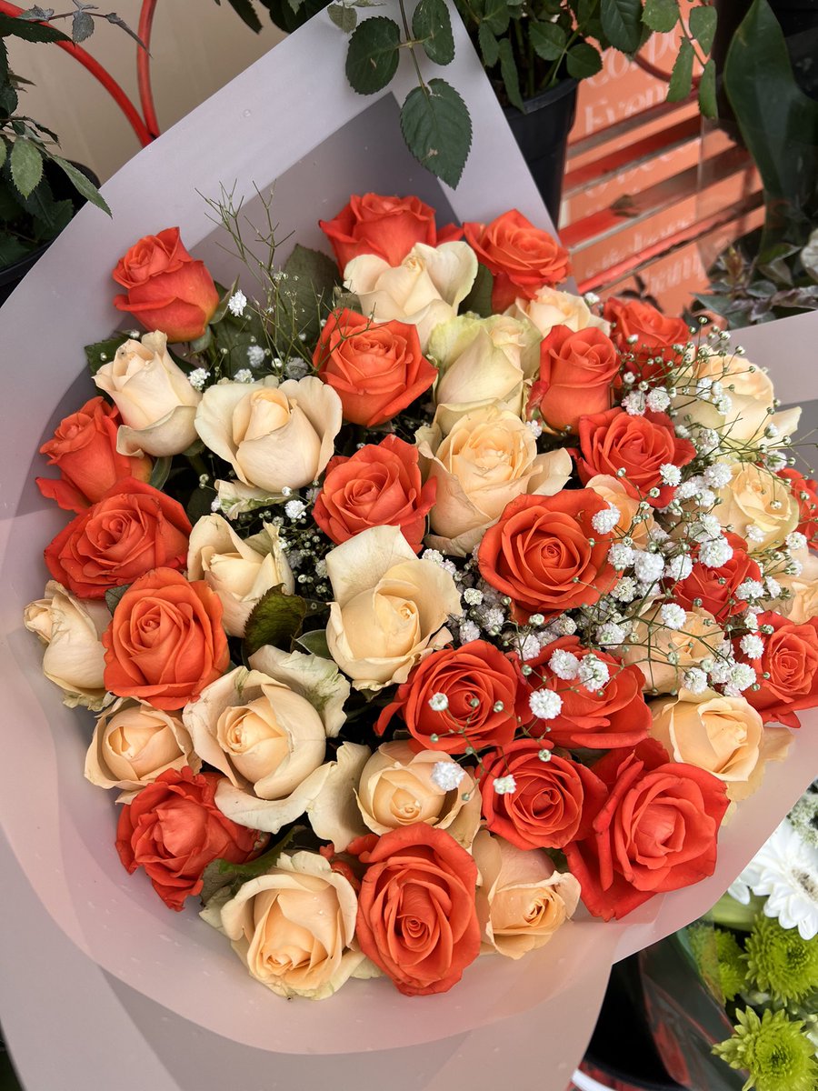 TenRosesflorist tweet media