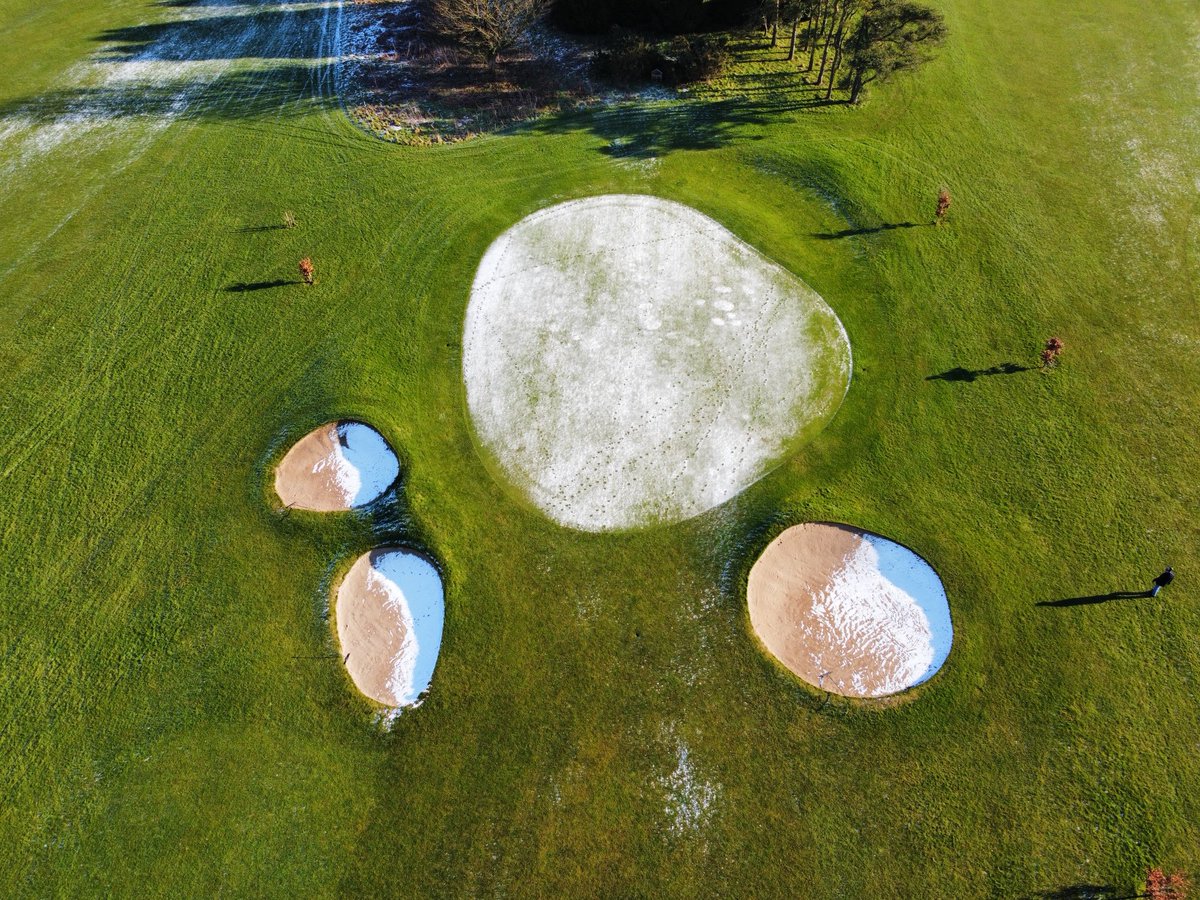 edrbutler's tweet photo. ⁦@lansdowngreenk1⁩ ⁦@lansdowngolf⁩ ⁦@LansdownProShop⁩ ⁦@Thekiddii⁩ Some views from above. Waiting for the thaw. https://t.co/BApPVzAPnq