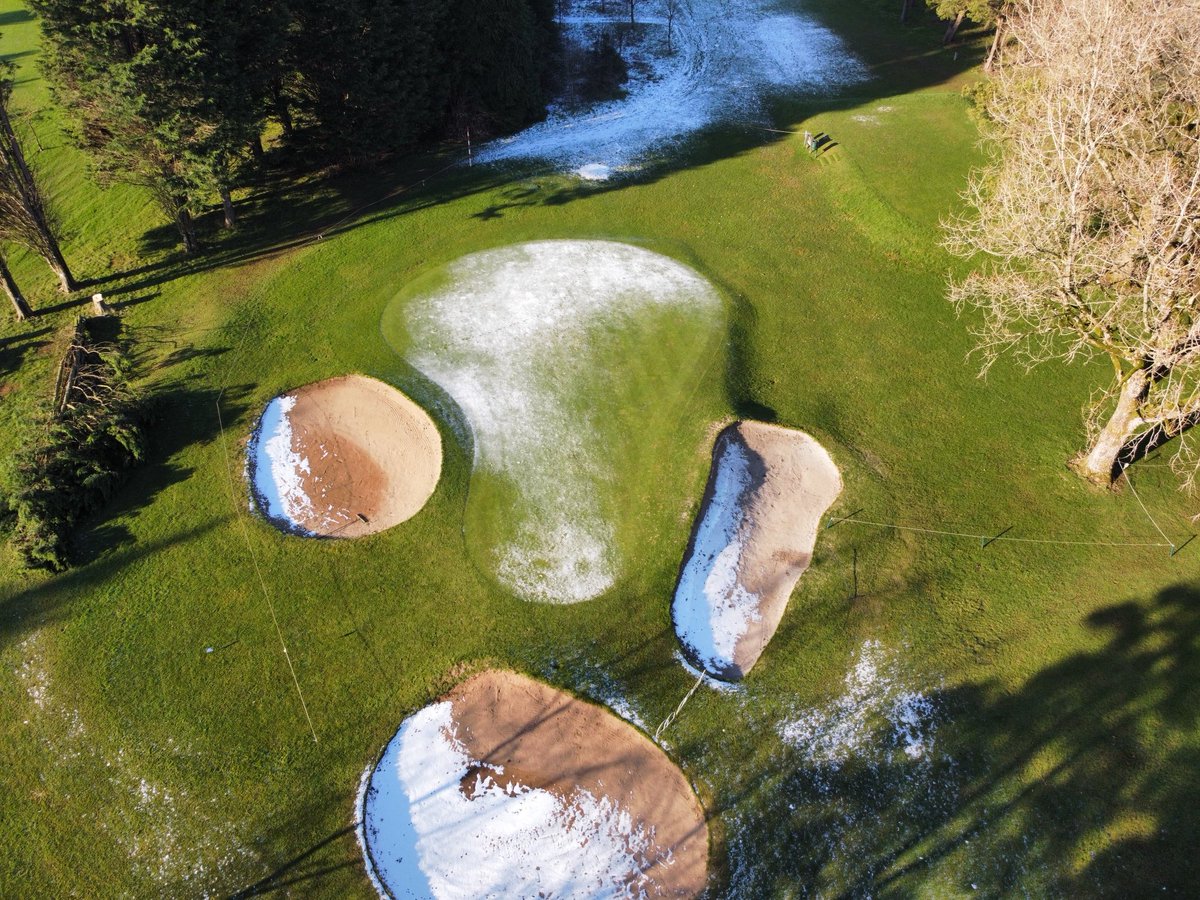 edrbutler's tweet photo. ⁦@lansdowngreenk1⁩ ⁦@lansdowngolf⁩ ⁦@LansdownProShop⁩ ⁦@Thekiddii⁩ Some views from above. Waiting for the thaw. https://t.co/BApPVzAPnq