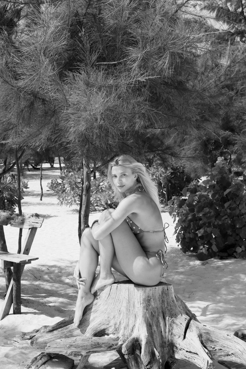 Polina tweet media