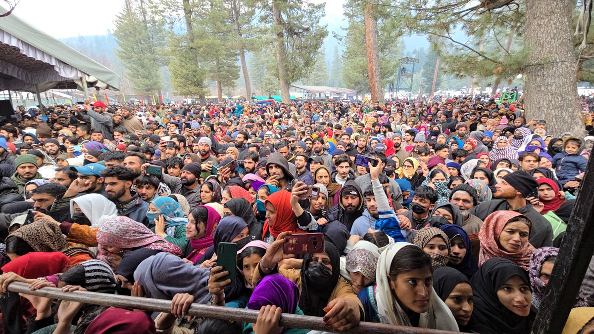 infokupwara's tweet photo. "Celebrating culture, unity, and tradition at the Lolab Winter Festival! ❄️✨ A weekend filled with music, dance, crafts, and the stunning beauty of Kariwan Devar. Here's to making this an annual tradition! #LolabWinterFestival #CulturalHeritage #ExploreLolab" https://t.co/QhHhXQwy9s