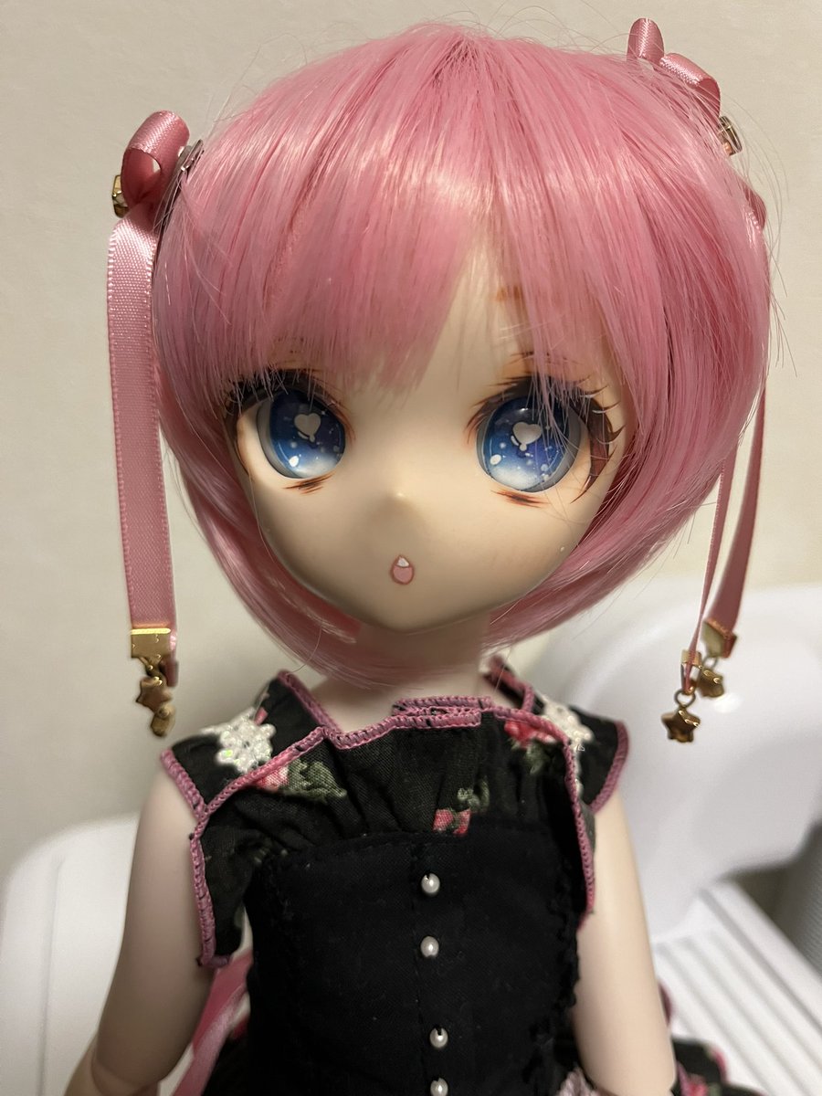 DollKonas's tweet photo. Sugqr*milk(@sugqr_milk )さんのプレゼント企画で可愛い✨️アイを頂きました✨️✨️遅くなってすみません💦
3年ぶりになでちゃんを撮ったから撮る側も撮られる側もぎこちない笑
素敵な企画、アイをありがとうございました！なでちゃん似合ってる～✨️
 #しゅがあい 
#ストロベリーっ子 https://t.co/EGNAGJzVck