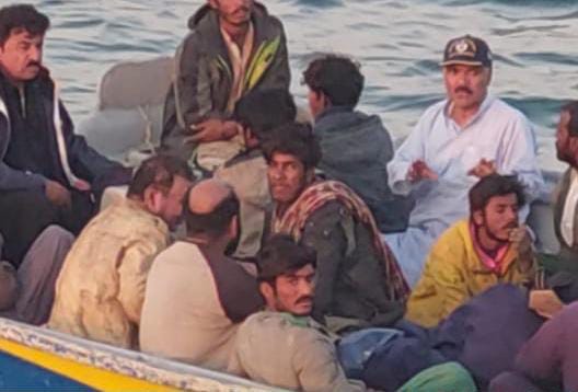 QuettaGazzate's tweet photo. بلوچستان میں غیر قانونی ٹرالنگ مافیا کے خلاف قانونی کاروائیاں

غیر قانونی ٹرالنگ ماہی گیروں کے لیے ایک اہم مسئلہ ہے

محکمہ فشریز کی بلوچستان میں ٹرالر مافیا کے گر د گھیرا تنگ

ٹرالرز کے خلاف سخت سے سخت کاروائی کی جائے گی

مورخہ 10 جنوری کو 6 مختلف کارروائیوں میں مجرم گرفتار ، ٹرالر بھی ضبط

محکمہ فشریز نے غیر قانونی شکار کے خلاف کاروائی کرتے ہوئے گجہ وائرنیٹ جال استعمال کرنے والی لانچ پکڑ لی

لسبیلہ اور حب میں کاروائی کے دوران مچھلی جال ضبط، ملزم ناخدا نیک زمین خان اور ڈرائیور علی مراد گرفتار

جیونی فشریز نے غیر قانونی ٹرالر محبوب علی (نمبر 19621.B) کو عملے سمیت گرفتار کر لیا اور مچھلیاں ضبط کر لیں

عوامی حلقوں نے محکمہ فشریز کی کارکردگی کو سراہا

محکمہ فشریز نے غیر قانونی شکار اور ٹرالر مافیا کے خلاف مزید سخت
#Balochistan