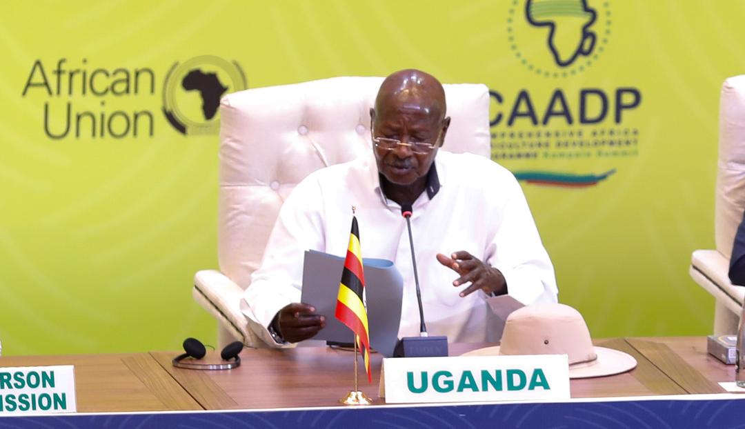 _AfricanUnion's tweet photo. Speech by H.E. Yoweri Kaguta Museveni, President of the Republic of #Uganda, at the Opening Ceremony of the Extraordinary Summit on the Post Malabo Comprehensive Africa Agriculture Development Programme #CAADP 

Read @ https://t.co/9sOxYXVRR5

#CAADPKampala25 
#Agenda2063 https://t.co/lS3GLfgbM9