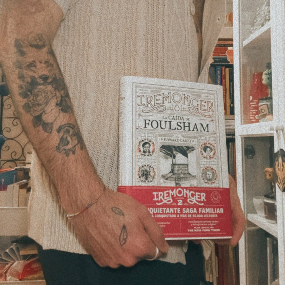 Estoy completamente dentro de la trilogía Iremonger. Su segunda parte me ha tenido pegado a sus páginas. Os dejo aquí la reseña:

instagram.com/p/DEr2fseOadF/…

<a href="/BlackieBooks/">Blackie Books</a>