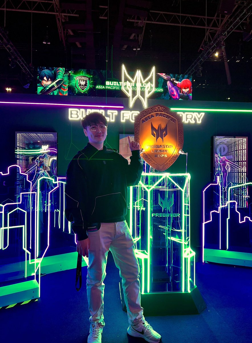 brandonchenkl's tweet photo. Proudly contributed to this event for the past 3 months and it all ends today.
Thanks @predatorgamingmy for hosting this event. Thanks for granting us the space to gather as a community from Malaysia and all across APAC.
#predatorleague #predatorgamingmy #berryfamco https://t.co/vKq7DuzN60