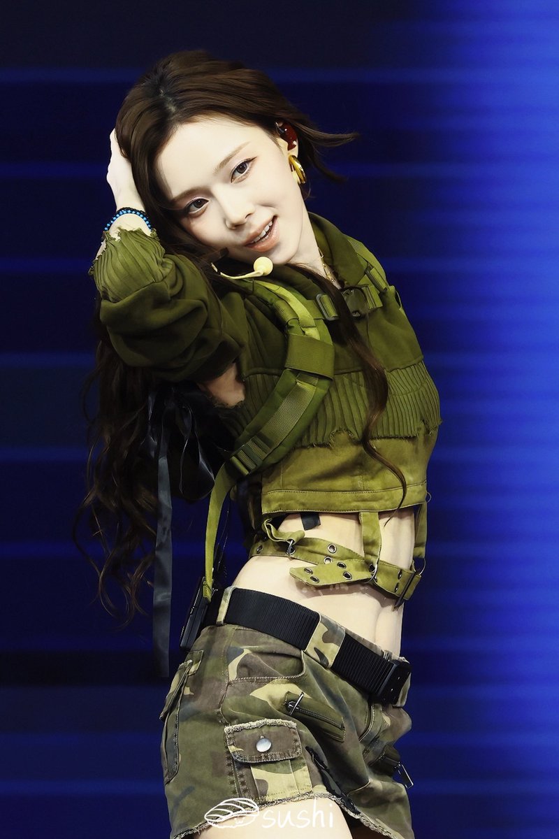 sushiw01's tweet photo. 250111 SMTOWN

#aespa #에스파
#WINTER #윈터 https://t.co/W3aUFSqrWv