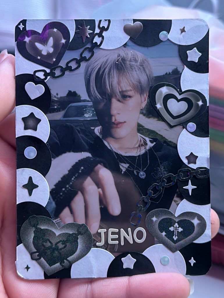 nctnextdoor's tweet photo. Guys look at theses cute decorated pcs I made it’s jeno and sunoo 🥹 https://t.co/K48Qym1epO