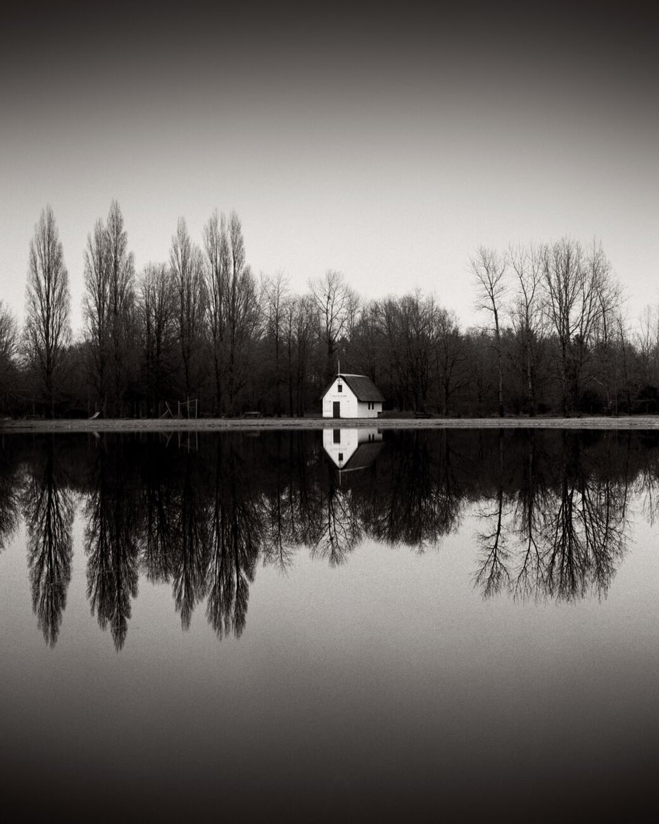 denisolivierart's tweet photo. NEW! Aid Station, Saint-Lyphard, France. December 2024. Ref-11959
https://t.co/ihj2zcRa82
#eau #postedesecours #saintlyphard #etang #hp5 #france #denisolivier #lac #brieresdubourg #hc110 #ilfordhp5 #heilandtasfilmprocessor #kodakhc110 #plan #basedeloisirs https://t.co/ZhoD4nArMI