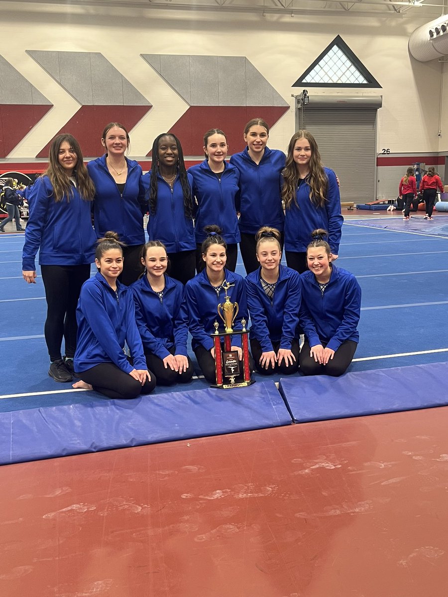 carrollgymnasts's tweet photo. The Carroll gymnasts placed first at the Huntington North Invitational. Ziembo placed 1st-vault, bars, beam, 3rd-floor and 1st AA. Furniss placed 6th - vault, 3rd-bars, 2nd-beam,3rd AA, Hayden placed 4th- vault, 6th-bars, 4th-beam, 3rd-floor, 4th AA. 
Great Job Ladies! https://t.co/ytrcbXv6Ip