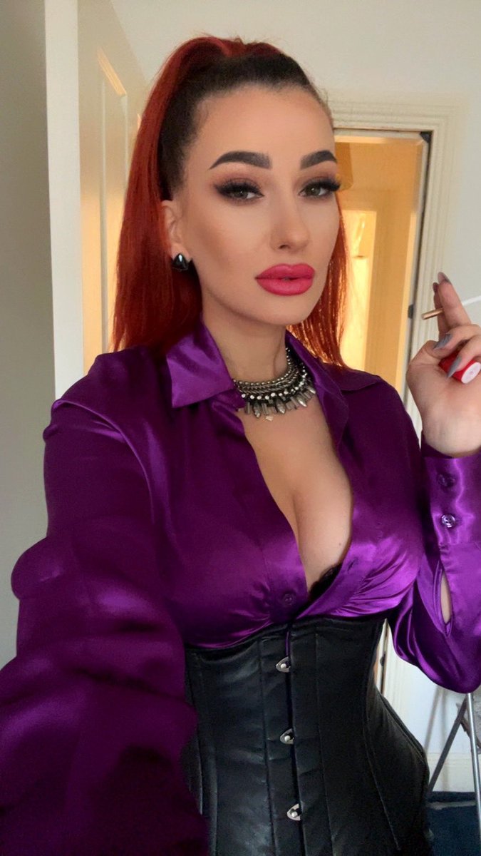 LoveSatinBlouse's tweet photo. .@MistressAmandaa https://t.co/A6cH8SnzkO