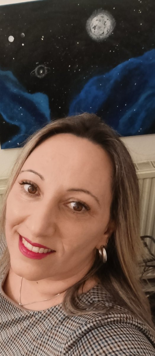 Να σε βγάλω??? 
Να με βγάλεις !!!!
Καλά να περάσουμε 🌹🫶🌹