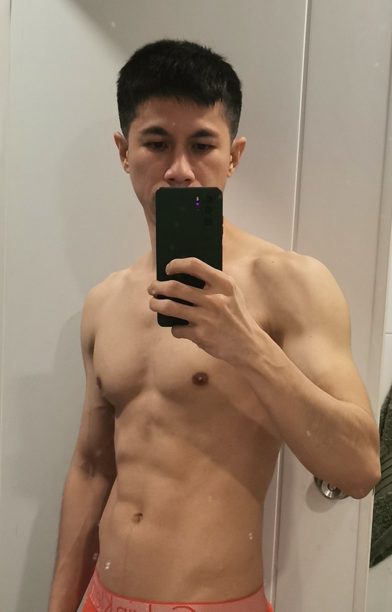 ออกกำลังกาย​เบาๆได้3วัน
ระบวยหมดละ เอ้ย! ระบม
แก่แล้วก็งี้ 🤣
#ทำไรลุง