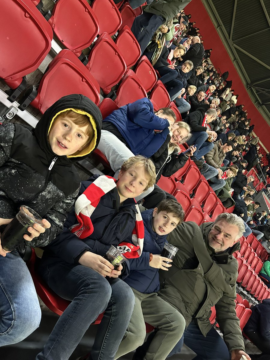 Kay Goedhardt tweet media