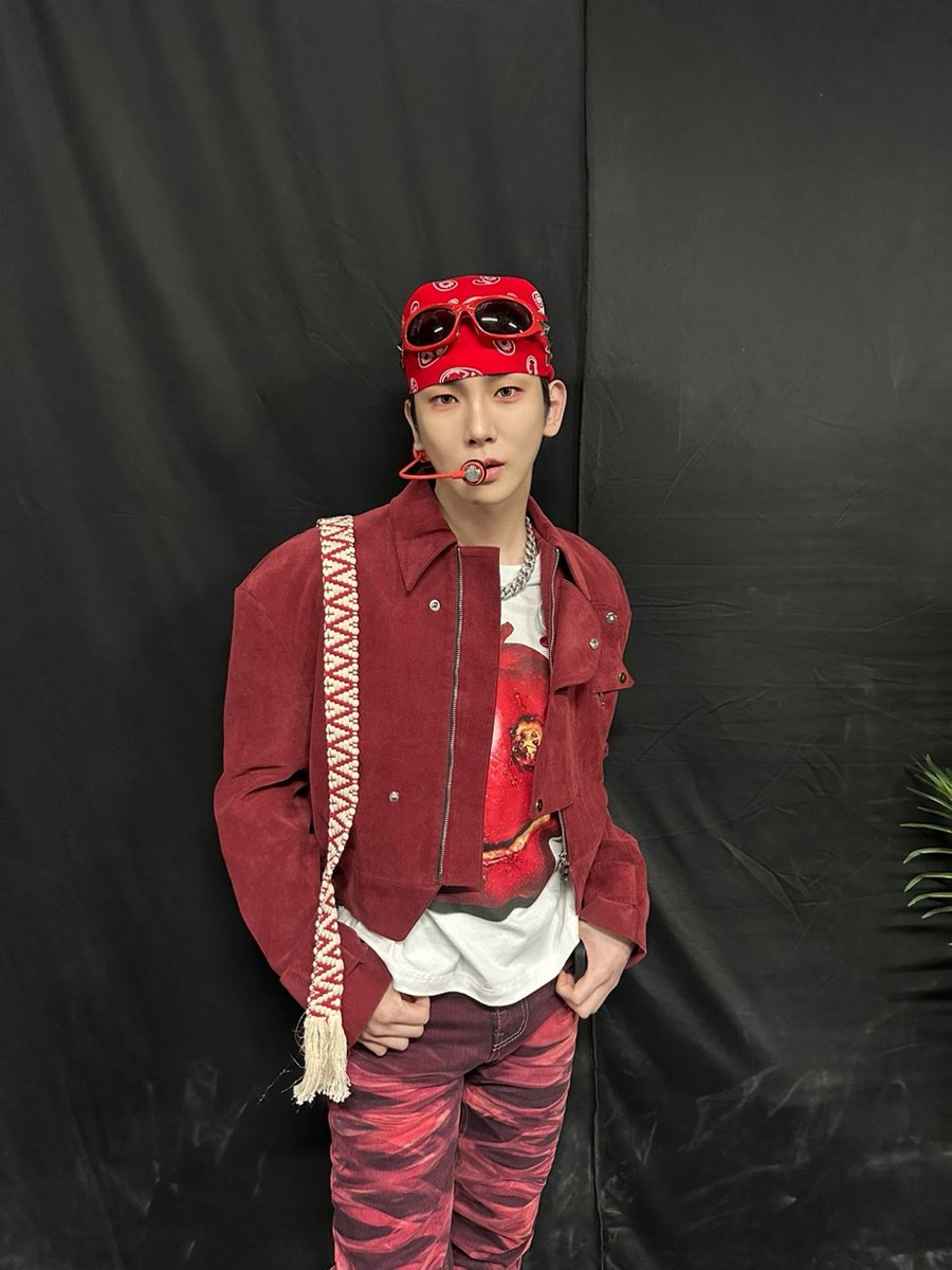 SHINee tweet media