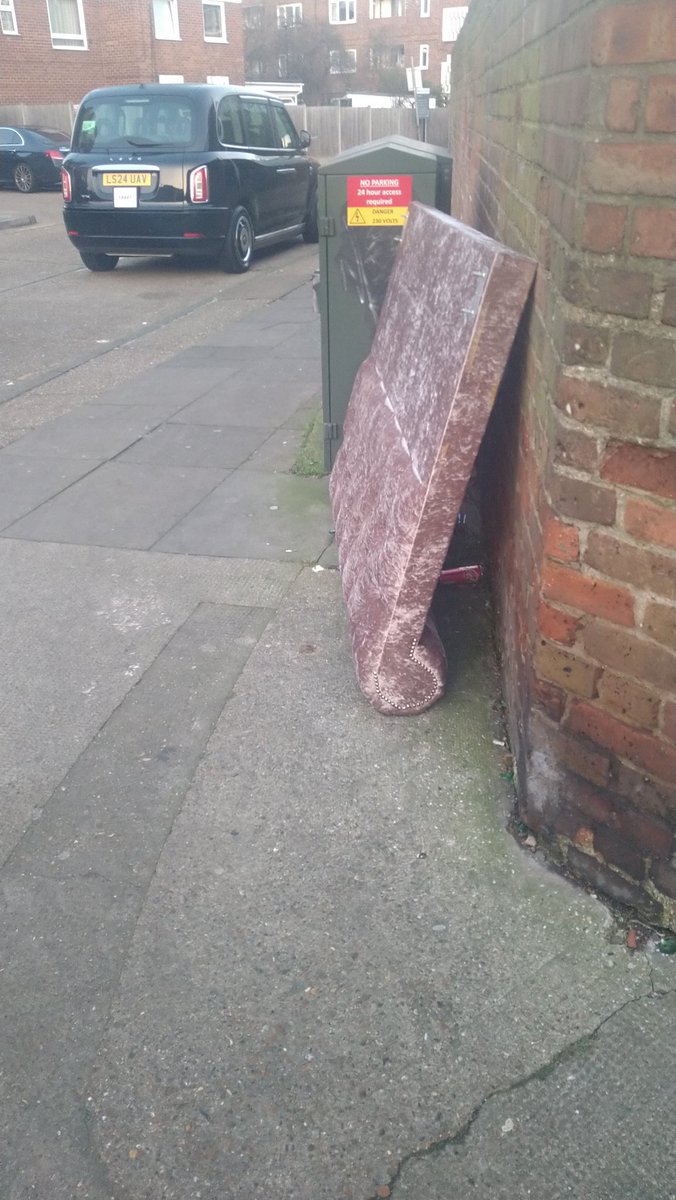 GreenWorldJoy's tweet photo. @TowerHamletsNow I've reported flytipping on your 'amazing' Find it Fix it app 20+ times since before Xmas. Each time you close it with your magical 'resolved within 24 hrs' msg. Yet, it's still there! Is the app just for show as seems no one is monitoring it? Canrobert St, E2 https://t.co/x04UO9c568