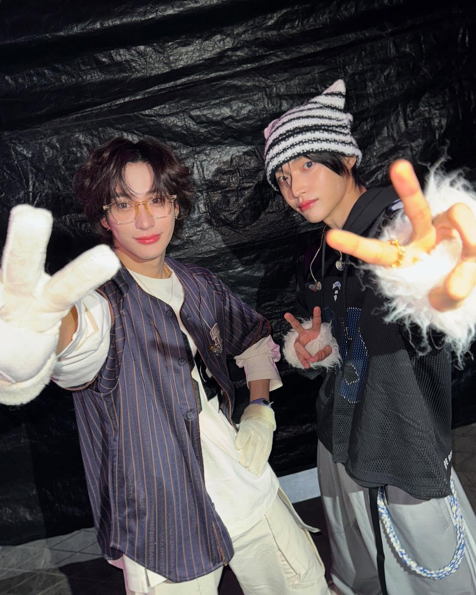 0321X0302's tweet photo. 250112 
🐶🐱 https://t.co/pk0MqPdoL8