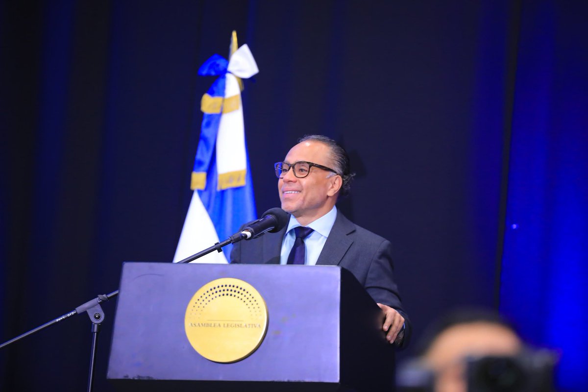 “Este es un día emocionante para nosotros. Estamos haciendo historia porque nunca antes la Asamblea había sido parte de un proyecto de este tipo. Tener a todos estos jóvenes acá, confirma que nuestro propósito es servir al país”, presidente <a href="/ECastroES/">Ernesto Castro</a>.