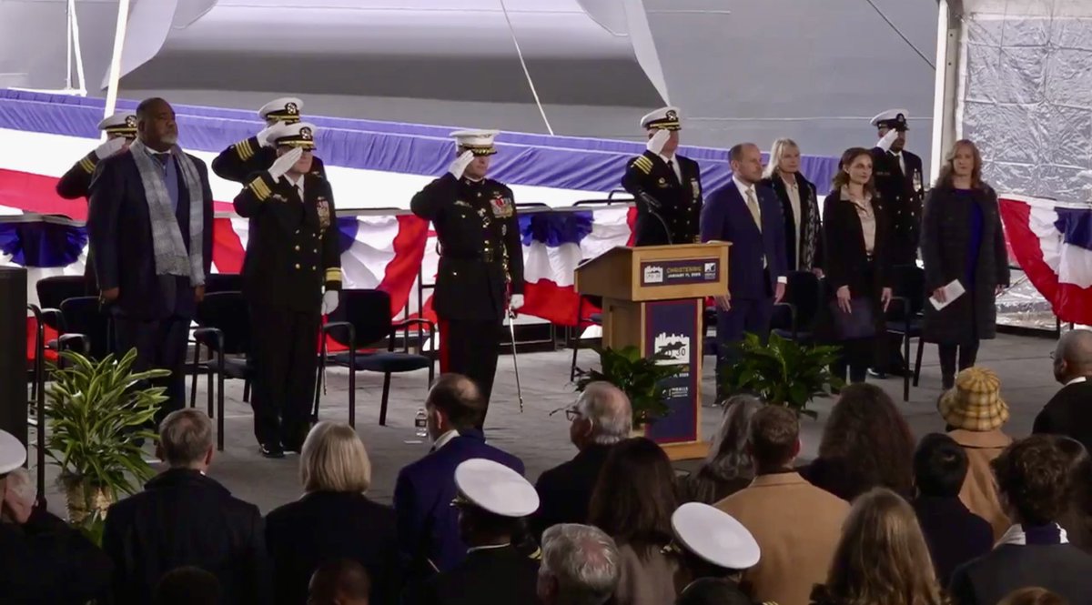 WarshipCam's tweet photo. Future USS Harrisburg (LPD 30) San Antonio-class Flight II amphibious transport dock being christened today in Pascagoula, Mississippi - January 11, 2025 #ussharrisburg #lpd30 

SRC: FB- HII https://t.co/Rj0Zrtq9ZM