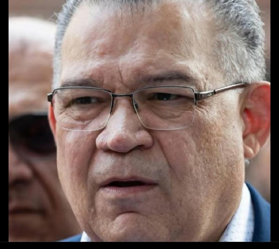 Tomen 📝:

Hoy 11 de Enero no olvidemos que mientras <a href="/MariaCorinaYA/">María Corina Machado</a> viene violando la constitución desde hace más de 20 años y está libre porq así le interesa al gobierno traidor de <a href="/NicolasMaduro/">Nicolás Maduro</a> , el compañero <a href="/ENRIQUEMARQUEZP/">Enrique Márquez</a> x defender la CRBV esta SECUESTRADO.

#TocaLuchar