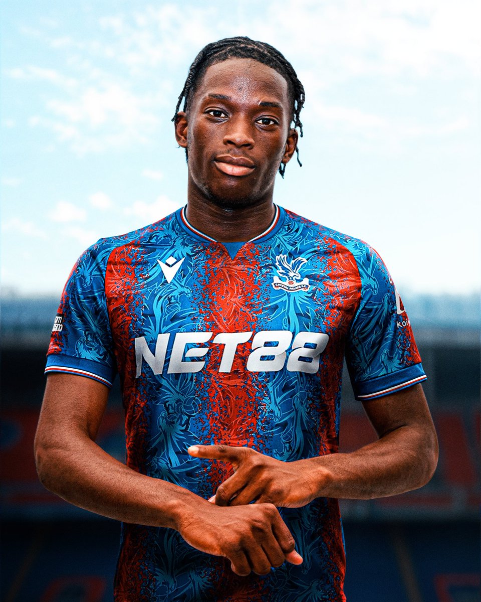 ZinkDesigns1's tweet photo. Romain Esse to Crystal Palace kitswap, made for @backpostuk 🔴🔵🦅

#cpfc #smsports https://t.co/0g9Zg0gXBg