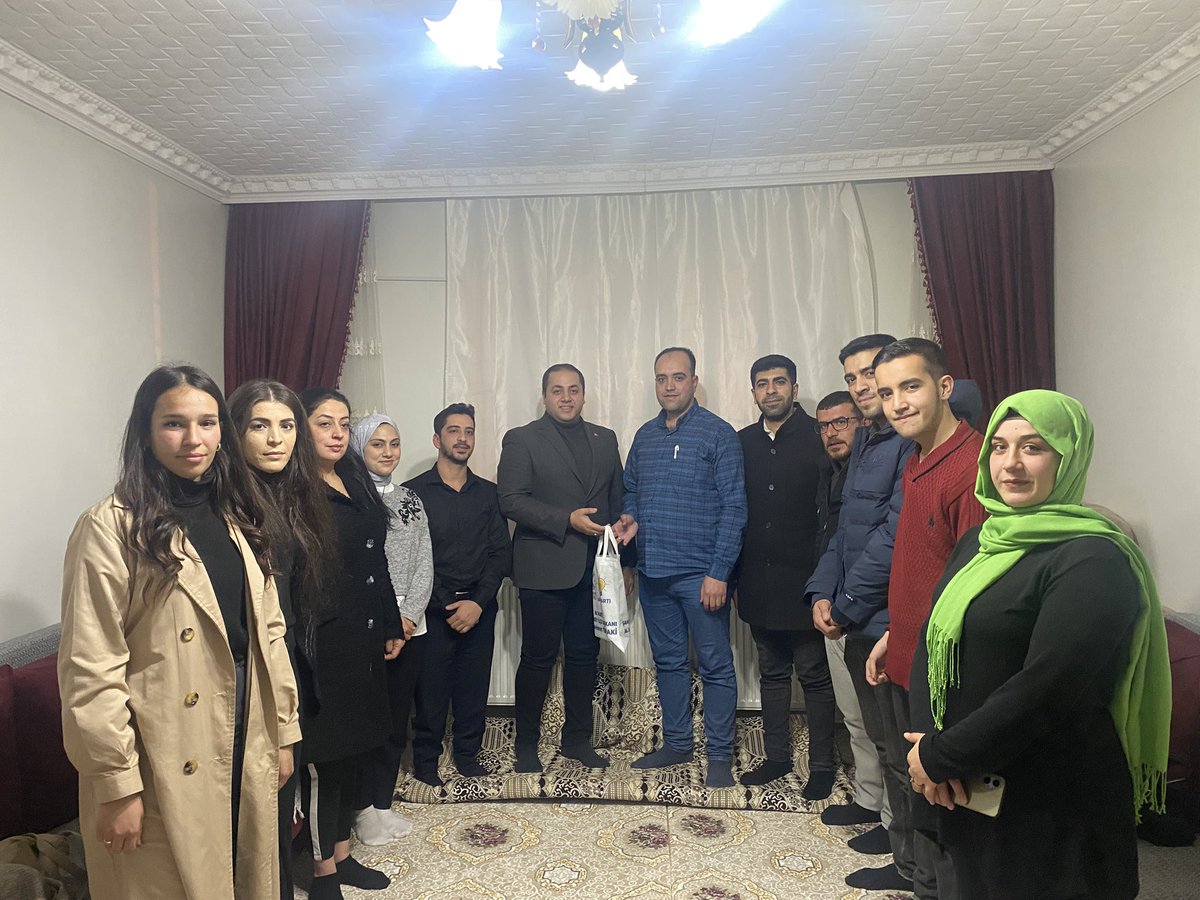 📍 Düztepe Mahallesi 

Yürütme ve Yönetim Kurulu Üyelerimiz ile birlikte Yönetim Kurulu Üyemiz Emirhan Ağca’nın Kıymetli Abisi Halil Ağca’nın aile evine misafir olarak sohbet edip,yeni doğan çocuğu için,Hayırlı olsun dileklerinde bulunduk.

Misafirperverliklerinden dolayı Emirhan