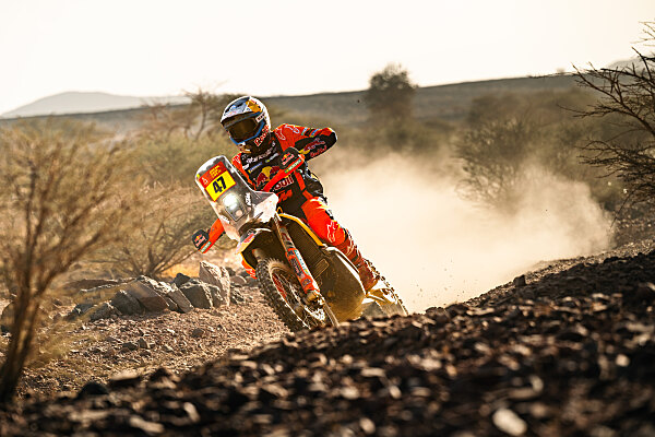 TotalMotorcycle's tweet image. #REDBULLKTM #READYTORACE #WEEKTWO AT #2025 #DAKARRALLY: With the first week of the 47th #DakarRally complete and the team enjoying a well-deserved rest day in Saudi Arabia, #RedBullKTM Factory Racing now looks ahead to the second half of the [...] 

The… dlvr.it/THJJJq
