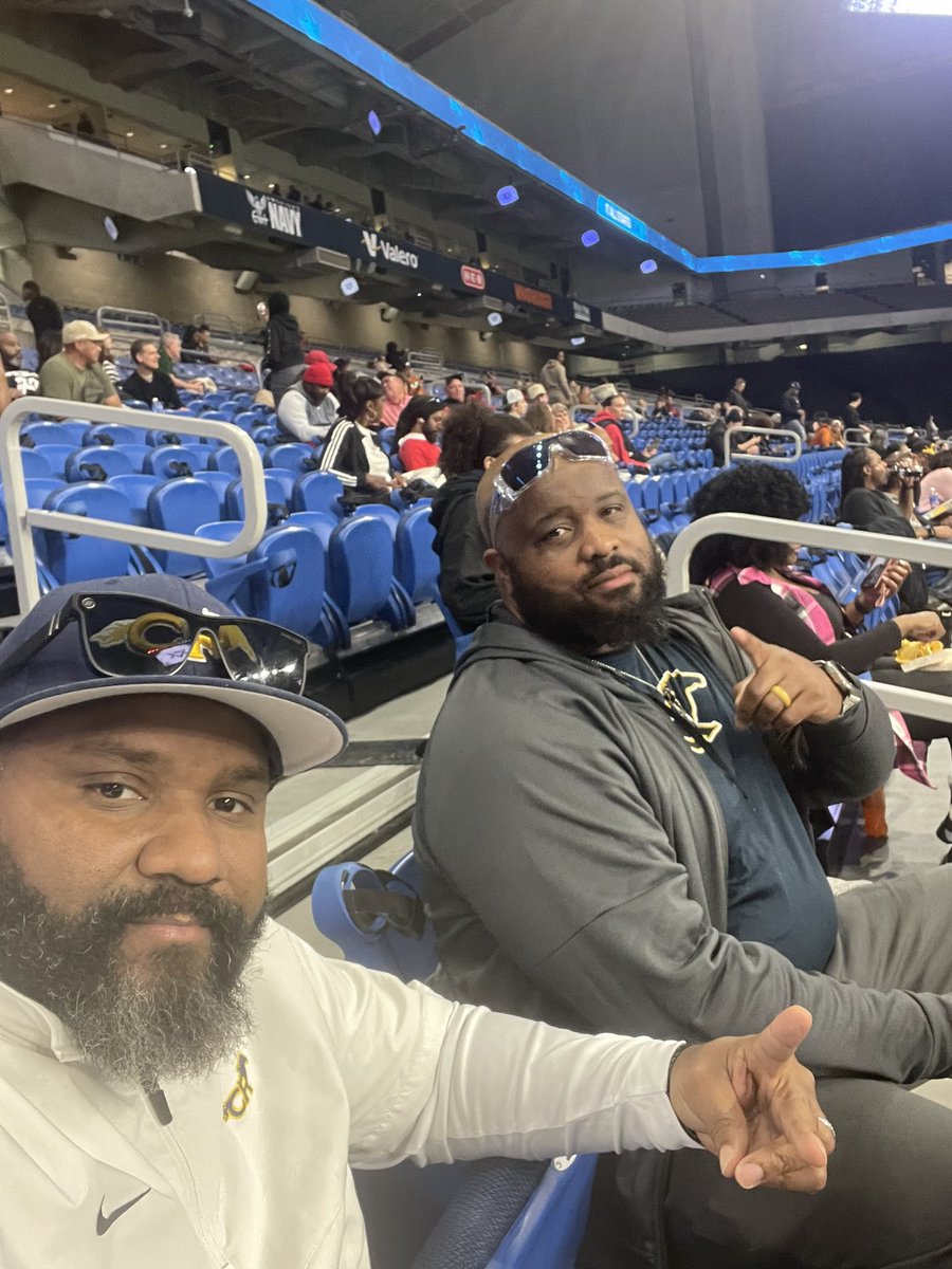 Coach_Ware's tweet image. At the @AABonNBC game to support our very own @NiklasFisher! 
@CyRanchFB @WRAB50 @CyFairISD 
#TheRanch
#ChessNotCheckers