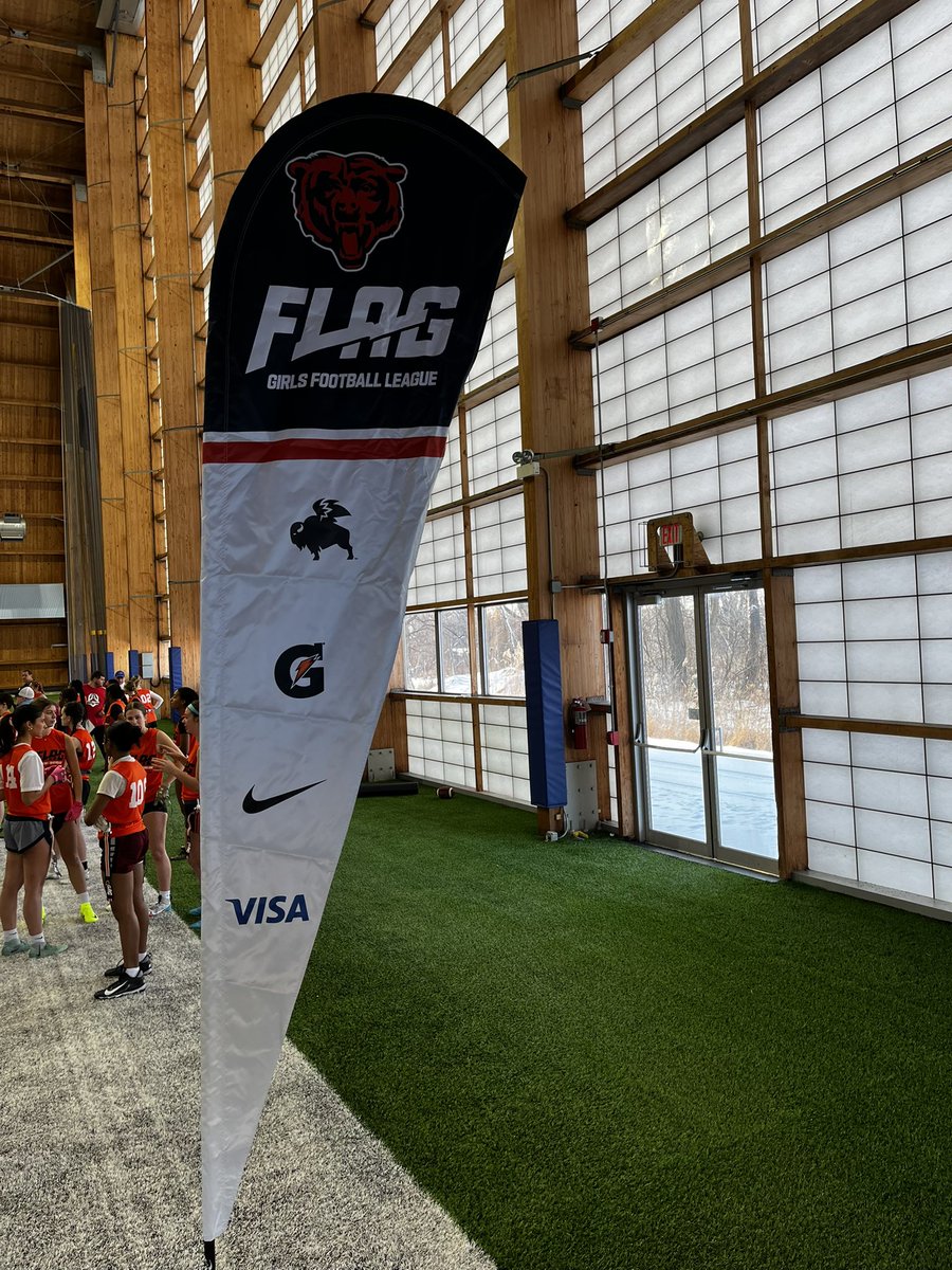 Coach Valenzuela spent her Saturday up at the Chicago Bears Girls Flag Football League camp!

#TGOE