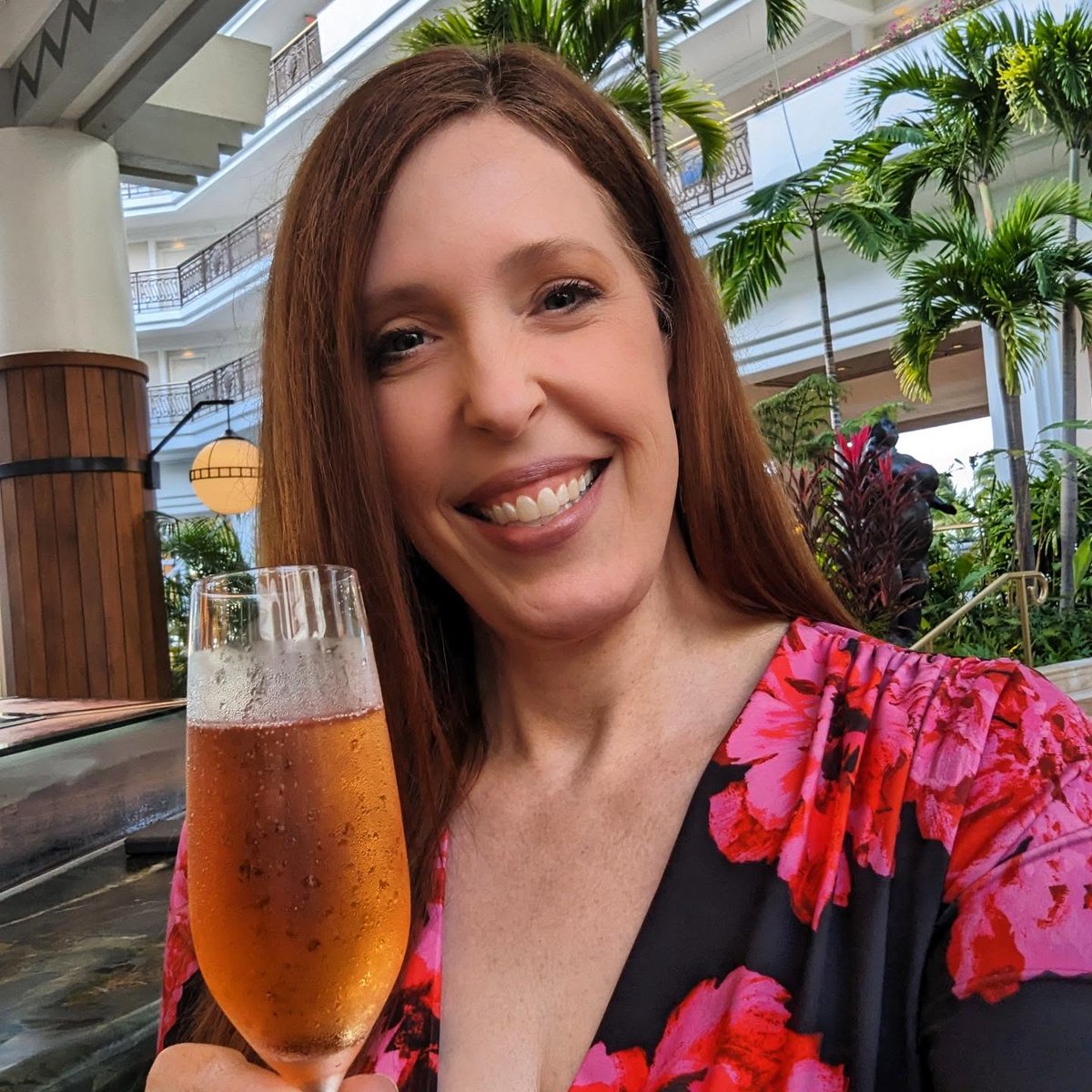 sequenceinc's tweet image. Cheers to the weekend! Take some time to enjoy life and maybe a little bubbly too!

#relaxation #weekend #timeoff #rest