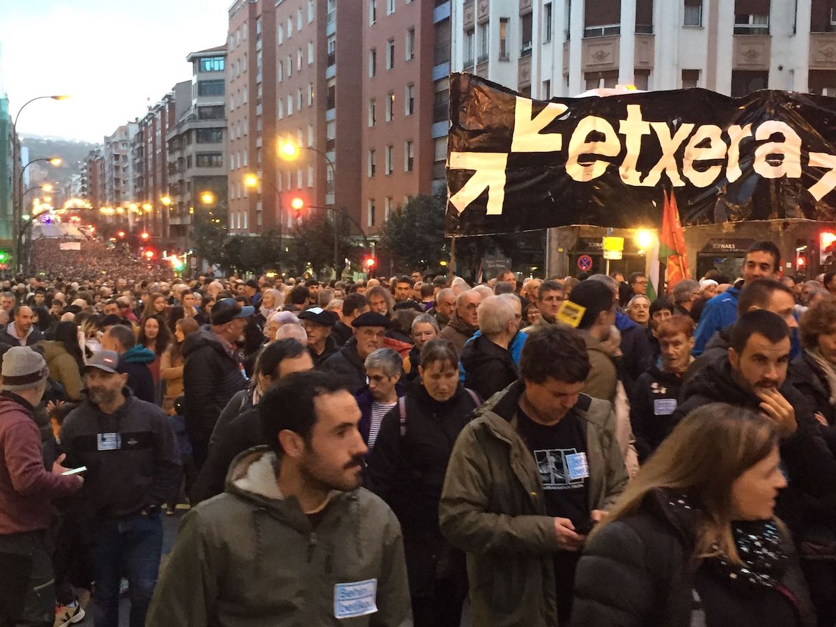 67.000 lagun Bilboko kaleetan, azken urte honetako mobilizazio handiena osatuz

naiz.eus/es/info/notici…