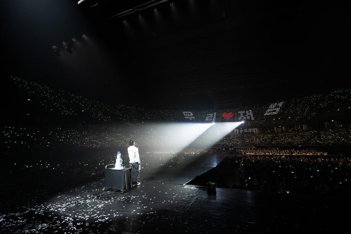 2024-2025 JAY B CONCERT [TAPE: RELOAD] IN BANGKOK Day 1 done, but the memories will keep playing. Thank you, IGOT7 💚 📼 

See you tomorrow!

#JAYB
#TAPERELOADINBKK
#MAUVE #BEX
#제이비 #테이프리로드 #방콕