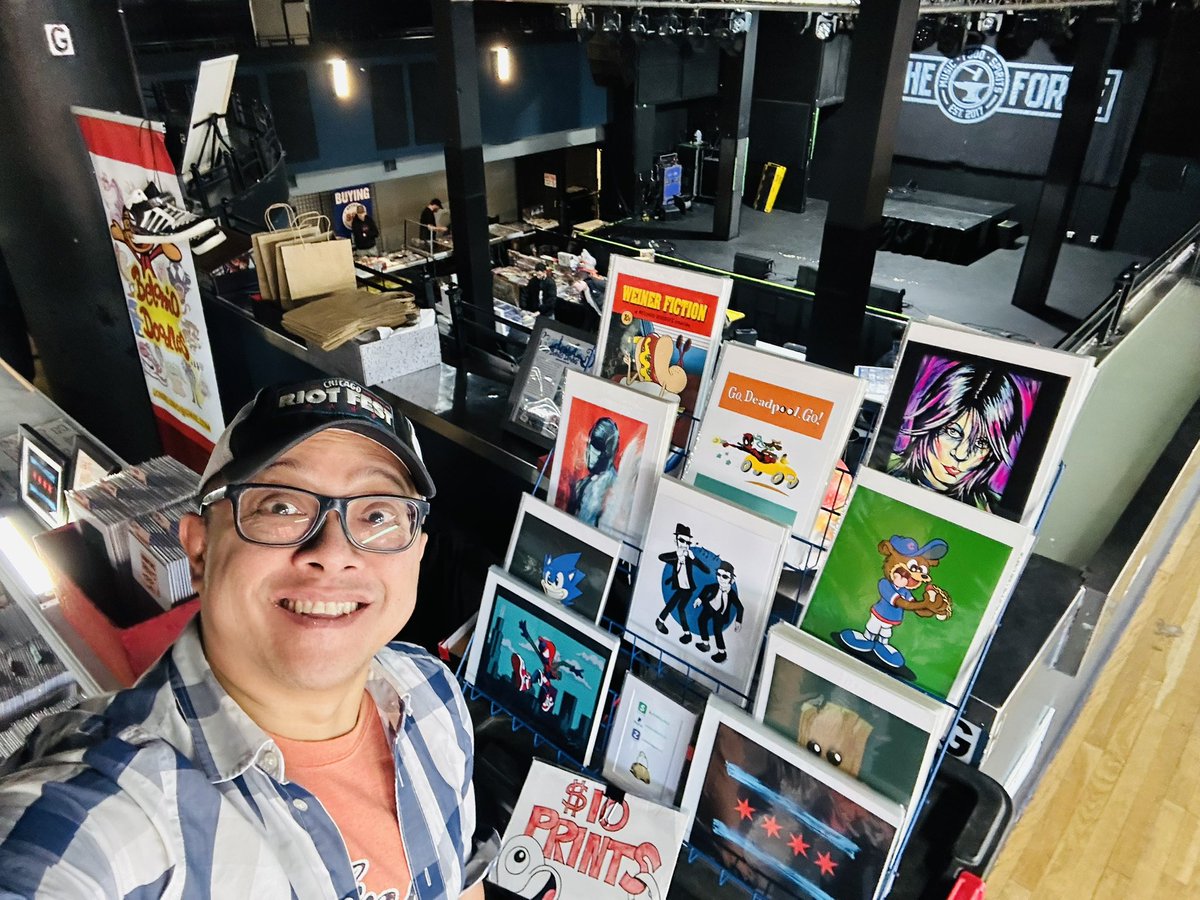 MrBelonio's tweet image. First Show of the New Year and it’s HOPPIN’! I’m at the The Forge in Joliet until 3pm! 👍🏽 #workweekend #beloniodoodles