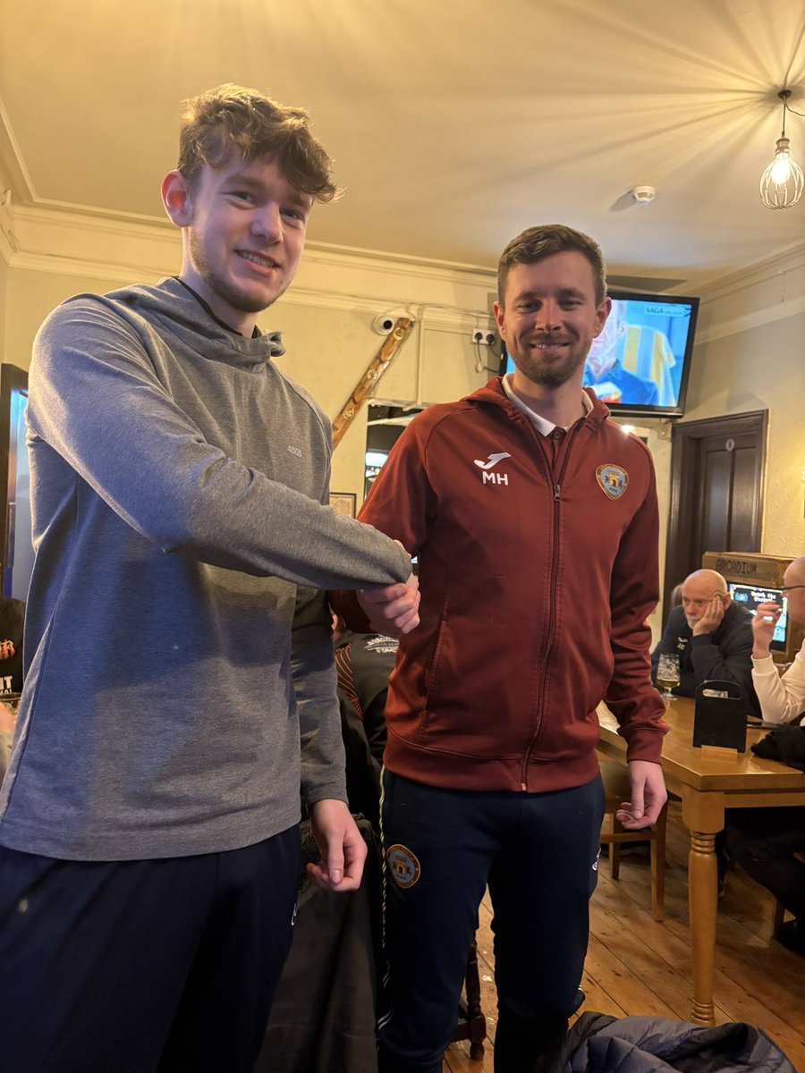 ClevedonAFC's tweet photo. RESULT π¨
#UCFC Reserves 2-1 @BerrowFC
Ressies make it 3 wins on the bounce with a comeback win against the league leaders π€©
Goals today went to;
Harvey β½οΈ
Veale β½οΈ
MOM went to youngster Owen Bayliss for a dominant display at the back π«‘
#UpTheCastle π°β½οΈ https://t.co/JGzbH5dIaj