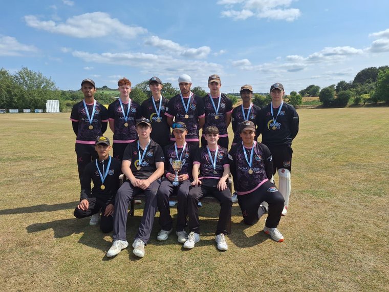 U17 Win the Medway Cup by 82 runs #Pitchero
gravesendcricketclub.com/news/u17-win-t…