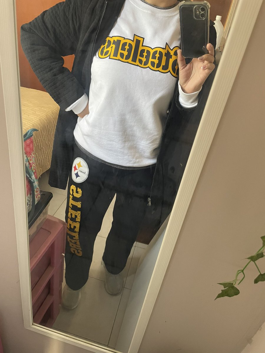 AEliza1707's tweet photo. Here We Go @LosSteelers @steelers #HereWeGo #WhoRide https://t.co/fxZ1m02rxM
