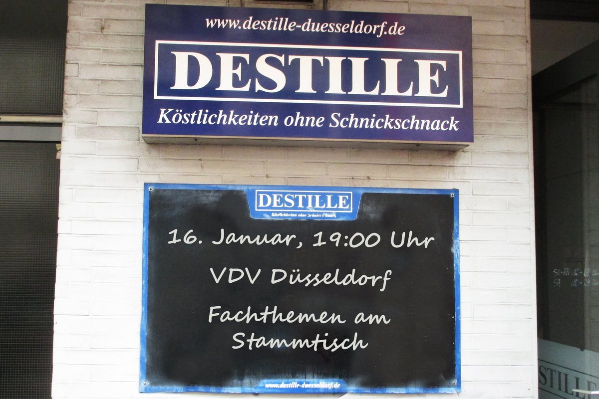 Die DESTILLE  ist ein  Kneipen-Bistro in der Düsseldorfer Carlstadt. Und manchmal gibt es dort  auch geodätische Fachthemen am Stammtisch des VDV Düsseldorf😁. Wer  mag, kommt am 16. Januar um 19:00 Uhr gerne dazu. 
#myVDVdates