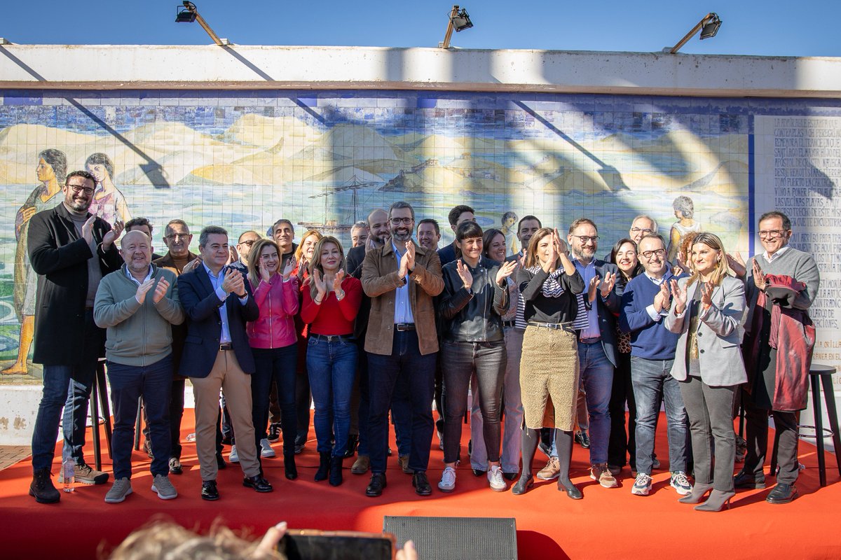 PlataformaLucas's tweet photo. ����¡Hoy hemos abarrotado el puerto pesquero de Cartagena de ilusión, fuerza y compromiso!

✅Unidos y unidas, gobernaremos esta Región y abriremos una nueva etapa.

✊🏽¡Estamos preparados! ¡Estamos preparadas!

#LiderandoLaRegión #LiderandoElFuturo https://t.co/1FjX2sJWg2
