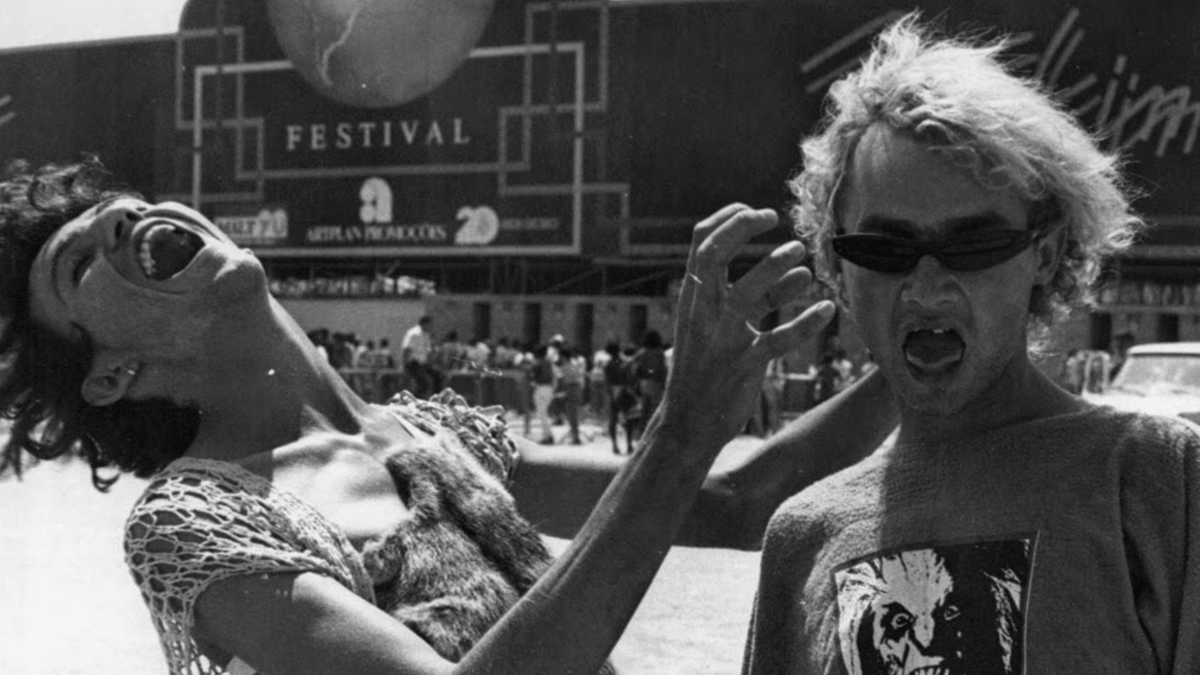 POV: você abriu meu álbum de memórias da primeira edição 🥹❤️ e o seu álbum de memórias na Cidade do Rock, como é? mostra aqui nos comentários, dizendo em qual edição você foi #RockinRio40anos