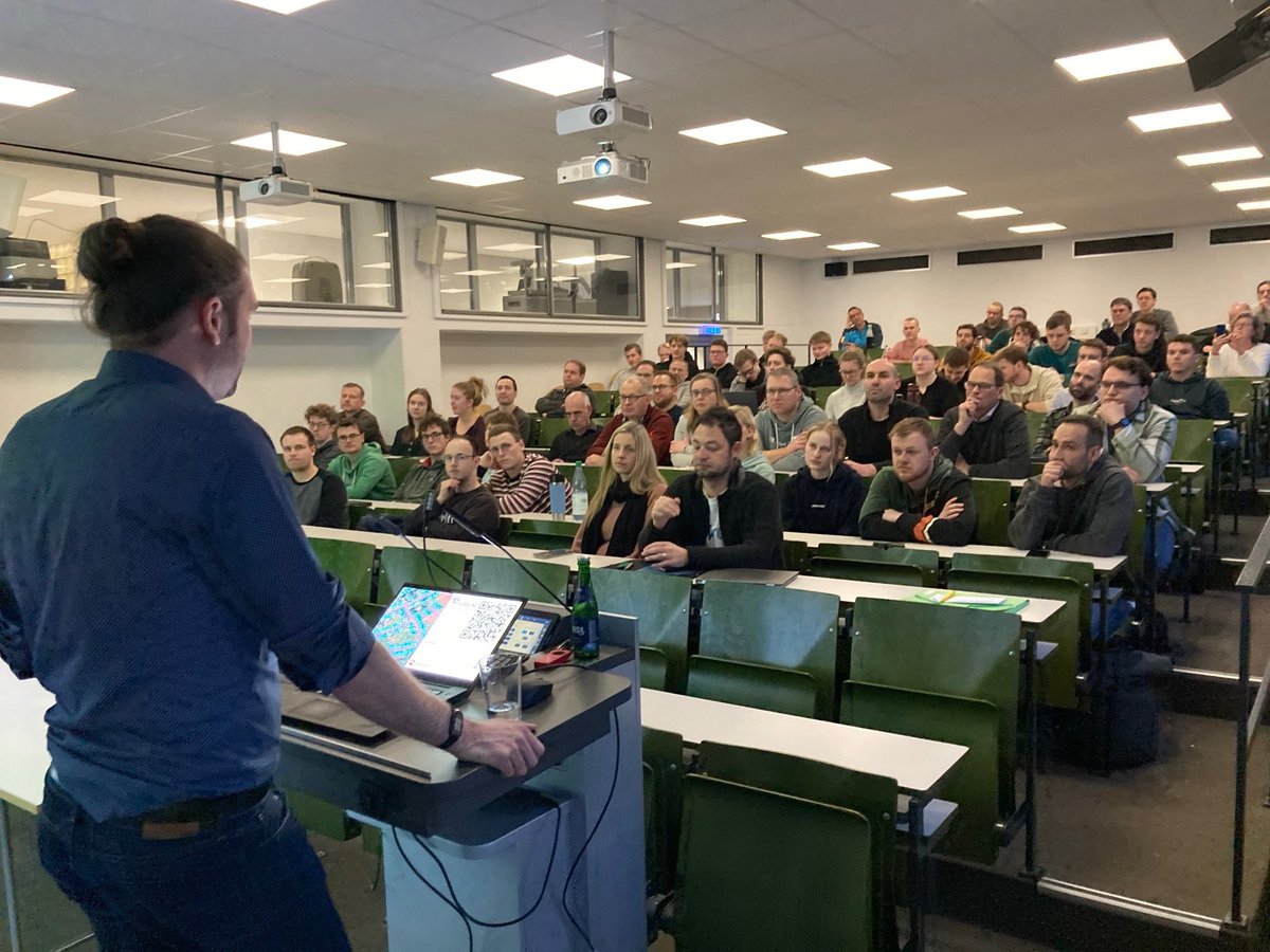 Ein volles Haus und  spannende Diskussionen gab es am 9. Januar beim geodätischen  Kolloquium an der Jade Hochschule zum Thema "KI-Gebäudeerkennung" von Jonas Bostelmann. Eine ausgezeichnete Technik  mit einem riesigen Anwendungspotenzial. (Foto: Klaus Kertscher)