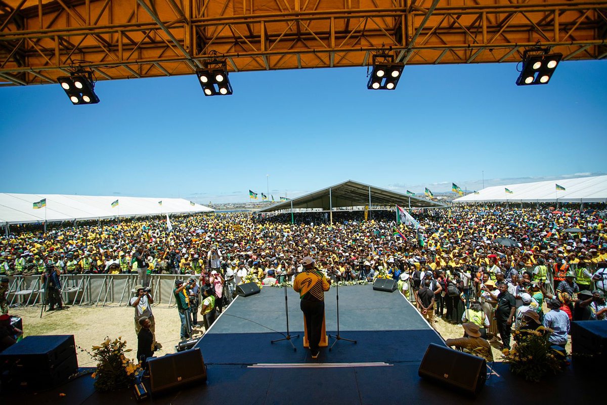 ChrisExcel102's tweet photo. I’ve made peace with the fact that we only hate ANC on the internet 😭😭😭 https://t.co/2OZBjQRyqO
