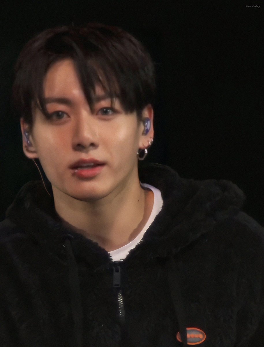thvjkmon's tweet photo. Jungkook is so dreamy https://t.co/vxfVtzGt9G