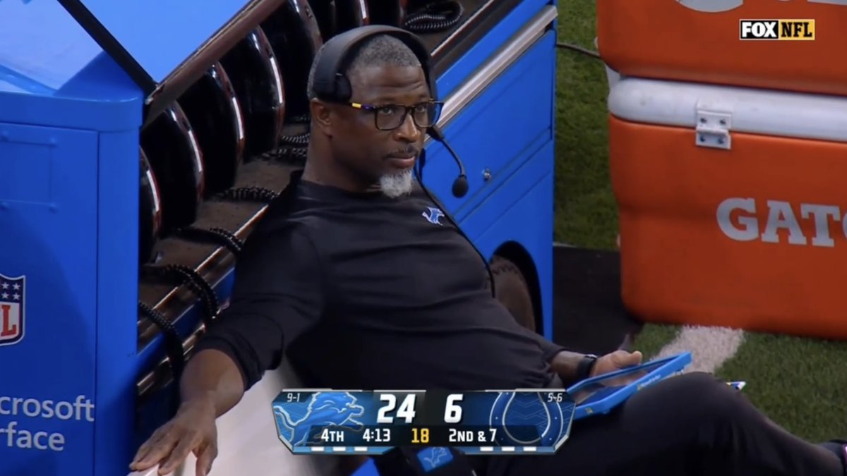 BSMotorCity's tweet photo. How I’m watching Wild Card weekend https://t.co/noD9YE4DQ3