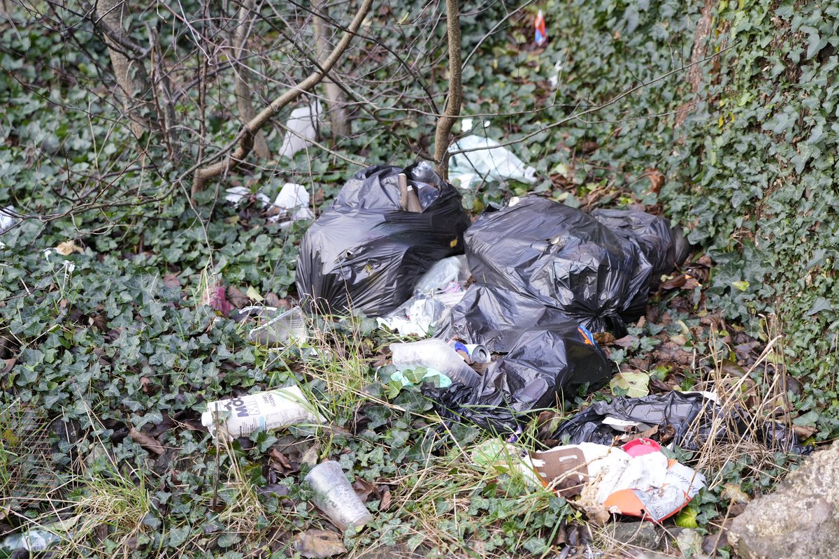 AlgirdasStasiu2's tweet image. Why you don’t show for tourist this objects🤔 Exe old Bridge #ExeterDevon #England