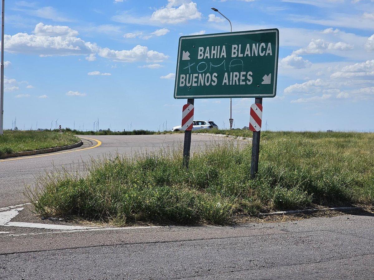 rodrigo_arist's tweet photo. Desde @Mcoronelrosales pedimos a Vialidad Nacional por el mantenimiento de las Rutas Nacionales N° 3 y N° 249. El estado de ambas es complejo y es menester proceder a la conservación de ambos caminos. https://t.co/UZc4sPjhuN