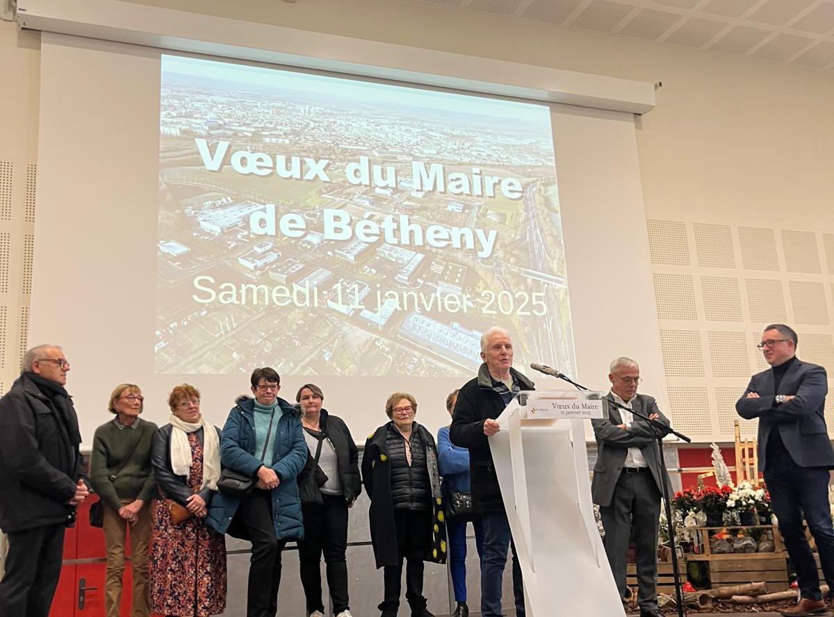 stellahans5101's tweet photo. Derniers Vœux de la semaine avec notre député @xavieralbertini , ce matin à #Bétheny, et ce soir à #caurel, deux moments riches de rencontres et d'échanges.
Bien que les discours aient été différents, une ligne directrice commune s'est imposée : l'engagement ! #circo5101 https://t.co/bpuhAgZWiw