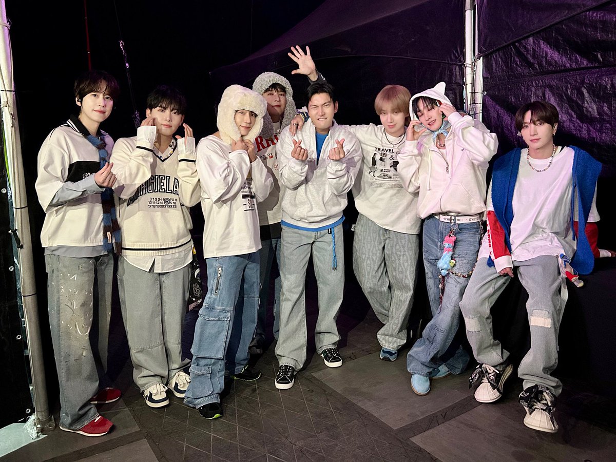 yehyukpic's tweet photo. 250112 Super Junior Twitter Update:

#SUPERJUNIOR in SMTOWN LIVE 2025 @ SEOUL DAY 1

#슈퍼주니어 #SUPERJUNIOR
#SMTOWN #SM_30thAnniversary
#SMTOWN2025 #SMTOWN2025_SEOUL
#SMTOWN_LIVE #SMCU https://t.co/CmVRHoRmHX