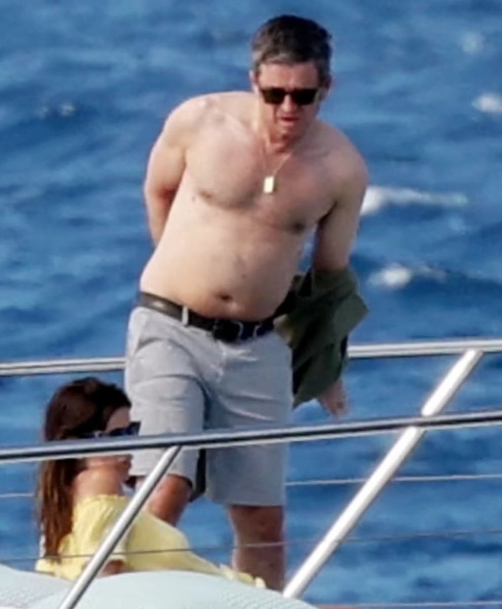 biz_limp7's tweet photo. this old man Gonna be moaning like a girl in about three seconds putting those childbearing hips to good use https://t.co/WjAby1VqEy